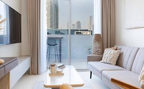 5-Star Burj Khalifa View In Boho With Pool & Gym!